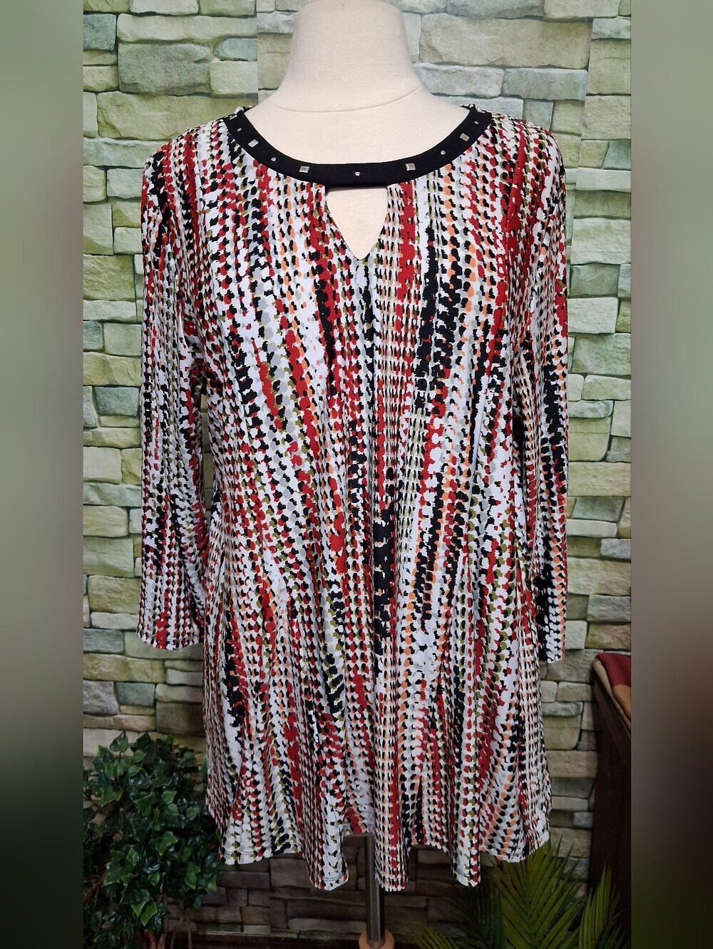 Women's Red Multi-Stripe Keyhole Tunic Top
